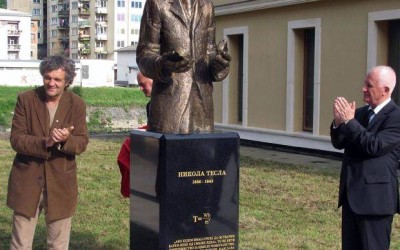 Otkriven spomenik Nikoli Tesli u Andrićgradu