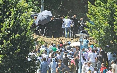 KURIR EKSKLUZIVNO OTKRIVA: Crni labudovi organizovali linč na Vučića!