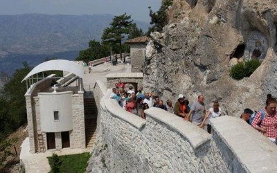 Manastir Ostrog: Mjesto na kojem se mole ljudi svih vjera