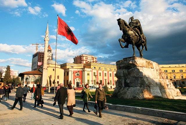 RUSKI ANALITIČAR UPOZORAVA: Umesto Velike Albanije, može biti – nema Albanije