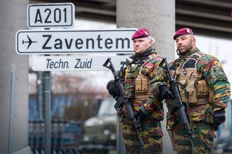 EU NEMA SNAGE ZA VOJNI UDAR NA TERORISTE Analitičari: Evropa bez adekvatnog odgovora na Islamsku državu