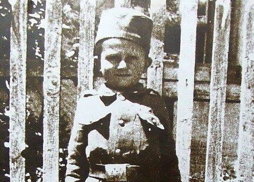 Priča o najmlađem kaplaru na svijetu, Momčilu Gavriću