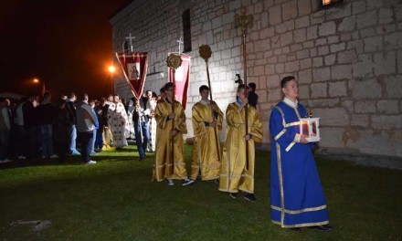 Prigodnim manifestacijama obilježen Dan Hristovog vaskrsenja: BLAGODATNI OGANj PO DRUGI PUT OBASJAO  ROMANIJU