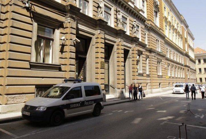 Ironija na bh. način: Sarajki ukrali mobilni u Palati pravde